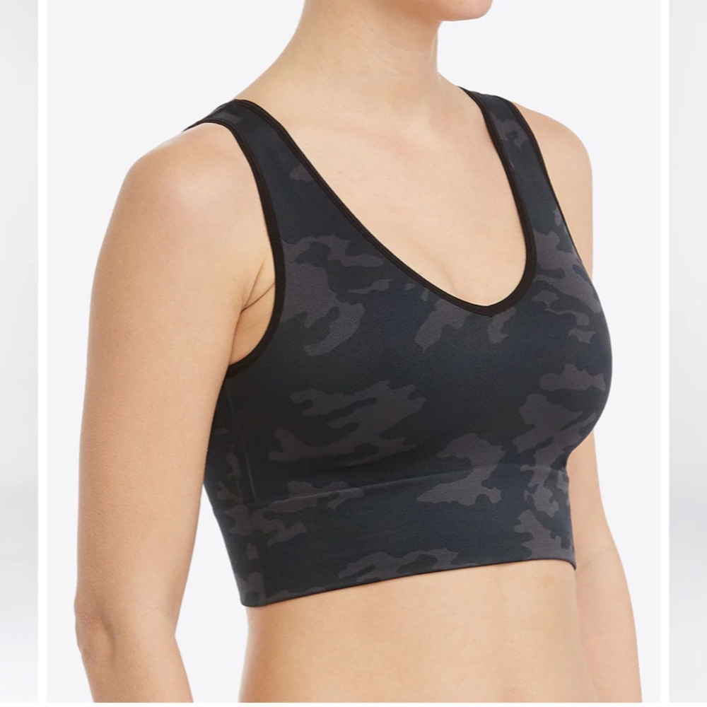 Spanx Look At Me Now Seamless Crop Top